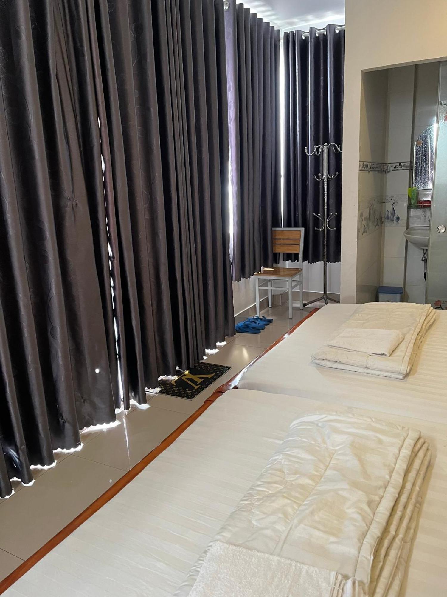 Hotel Khach San Anh Dong Thành Pho Ho Chí Minh Esterno foto
